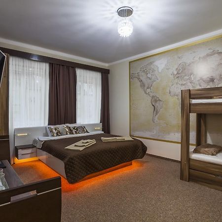 Luxury Air-Conditioned Rooms In Old Town Pressburg Exterior foto