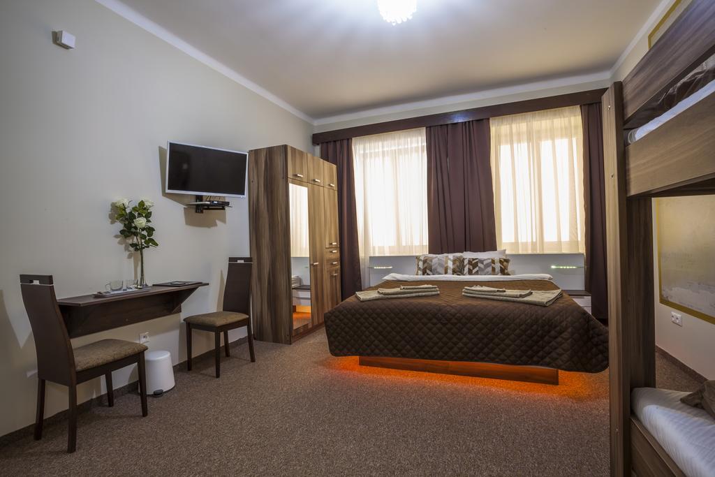 Luxury Air-Conditioned Rooms In Old Town Pressburg Exterior foto