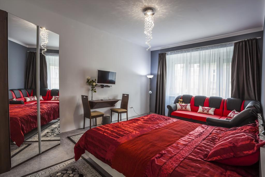 Luxury Air-Conditioned Rooms In Old Town Pressburg Exterior foto